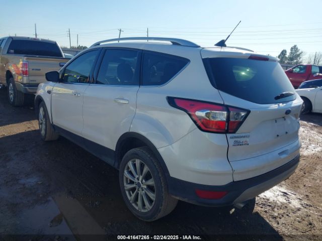 1FMCU0J91JUA22352 Ford Escape Titanium
