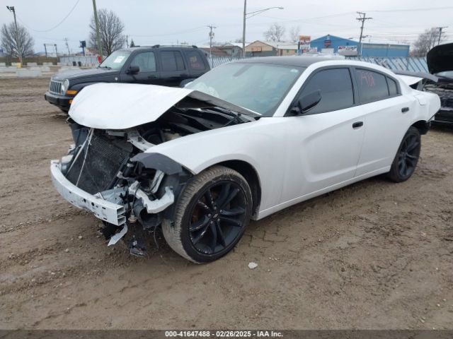 2C3CDXHG5JH306995 Dodge Charger Sxt Plus Rwd
