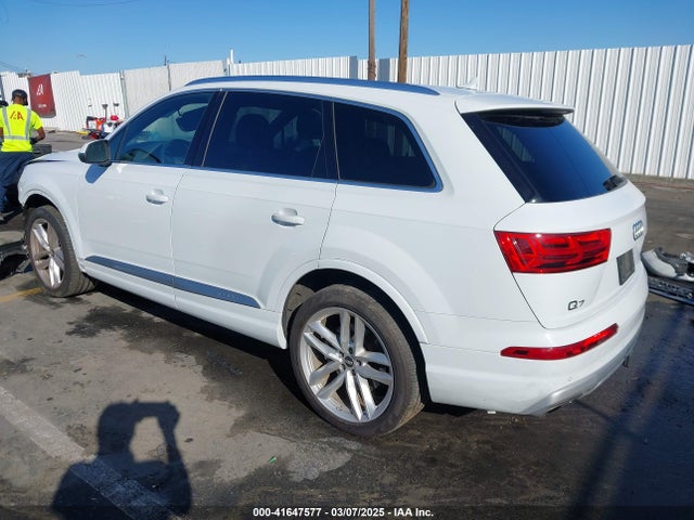 WA1VAAF74JD015327 Audi Q7 3.0t Premium