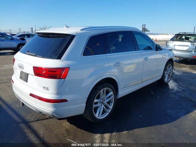 WA1VAAF74JD015327 Audi Q7 3.0t Premium