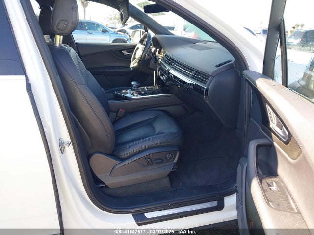 WA1VAAF74JD015327 Audi Q7 3.0t Premium