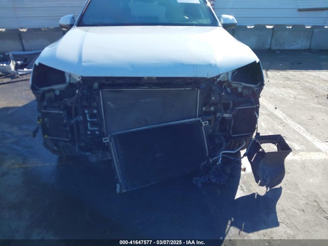 WA1VAAF74JD015327 Audi Q7 3.0t Premium