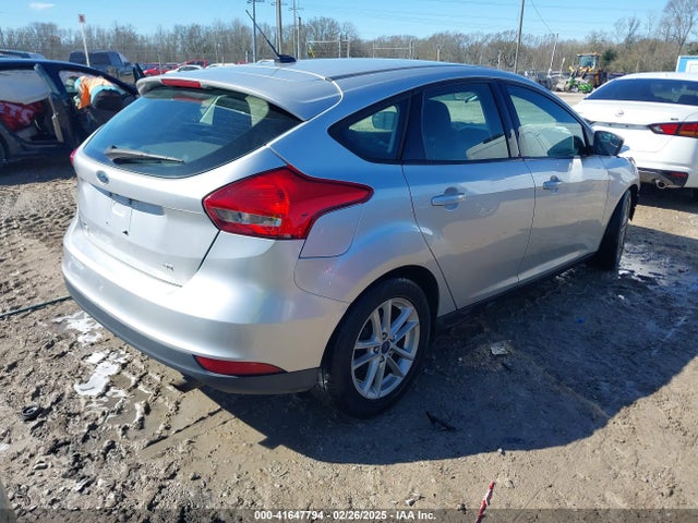 1FADP3K22JL280202 Ford FOCUS SE