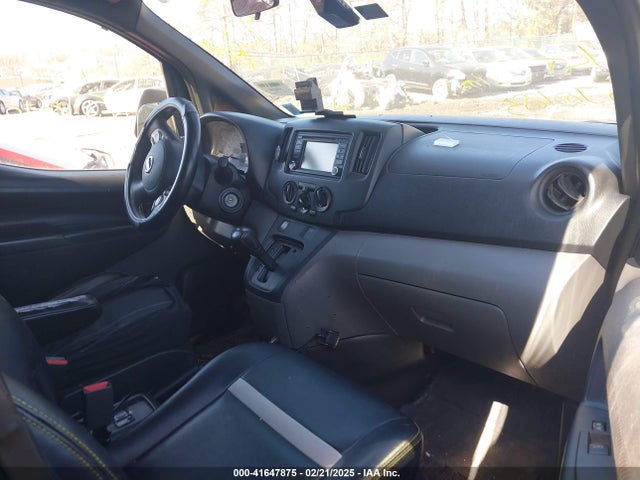 3N8CM0JT8GK700639 Nissan NV200 TAXI