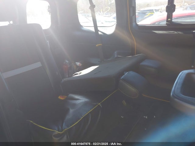 3N8CM0JT8GK700639 Nissan NV200 TAXI