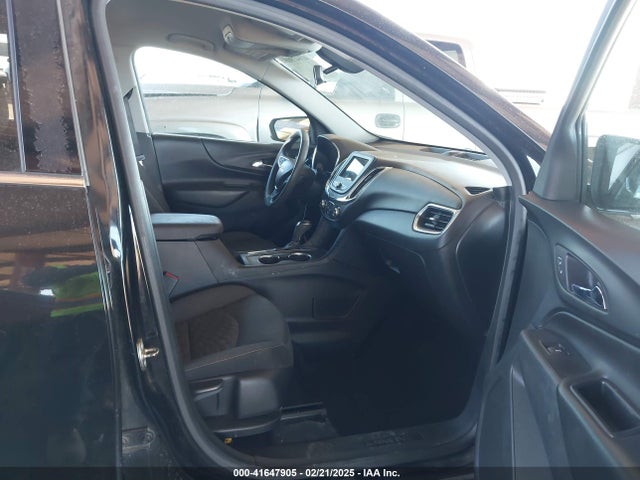 2GNAXKEV7K6120623 Chevrolet EQUINOX LT