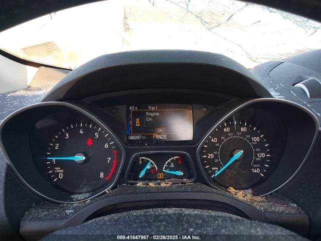 1FMCU0J99HUA09827 Ford Escape Titanium