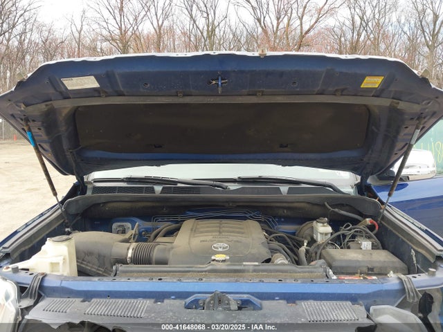 5TFUY5F1XEX350905 Toyota Tundra Sr5 5.7l V8