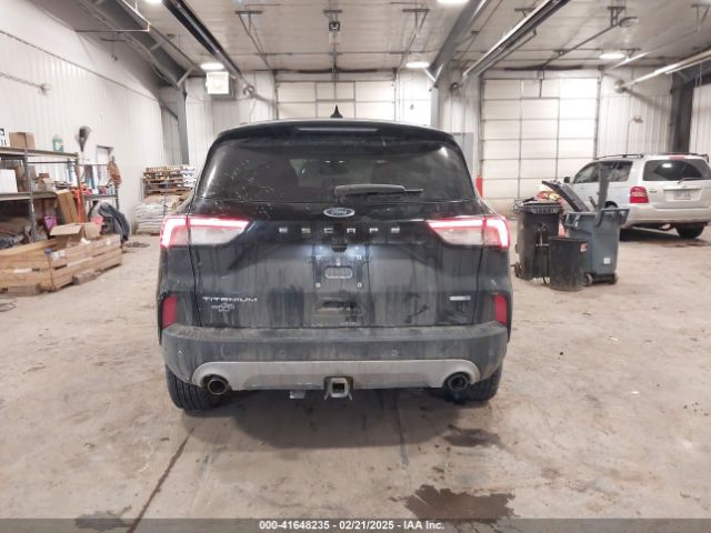 1FMCU9J95LUB09095 Ford Escape Titanium