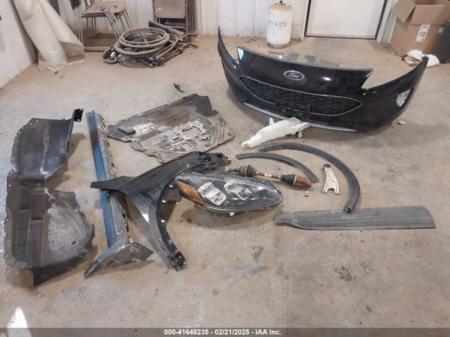 1FMCU9J95LUB09095 Ford Escape Titanium