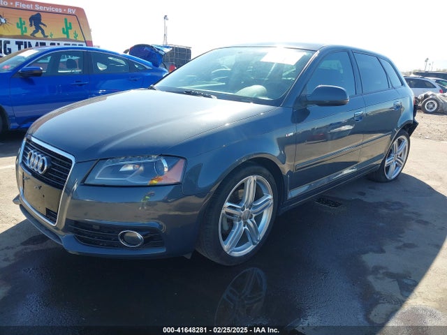 2011 AUDI A3 WAUKJAFM3BA035633 Photo 1