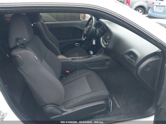 2C3CDZAG7GH145371 Dodge Challenger Sxt