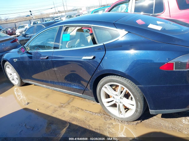 41648508 :رقم المزاد ، 5YJSA1CG2DFP14689 vin ، 2013 Tesla Model S مزاد بيع