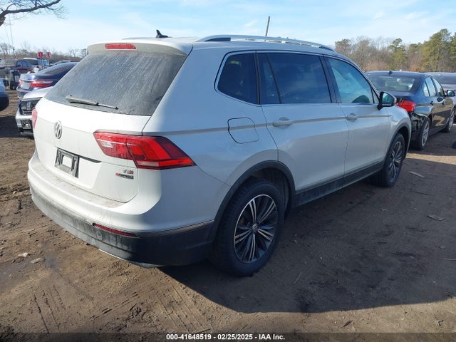 3VV2B7AX4JM009145 Volkswagen Tiguan 2.0t Se/2.0t Sel