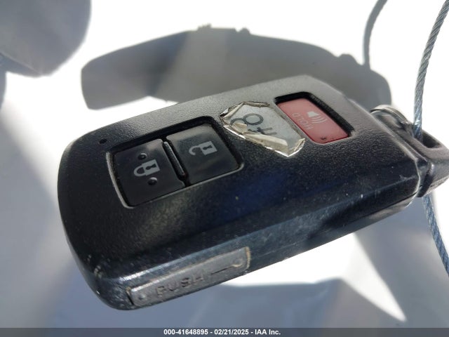 Toyota Prius V Two 2017 JTDZN3EU4HJ066269 Image 11