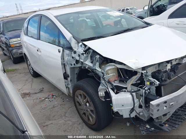 Toyota Prius V Two 2017 JTDZN3EU4HJ066269 Image 14