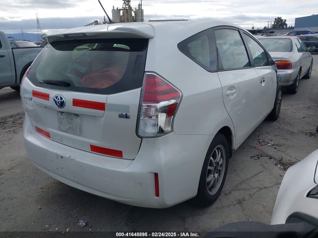 Toyota Prius V Two 2017 JTDZN3EU4HJ066269 Image 4