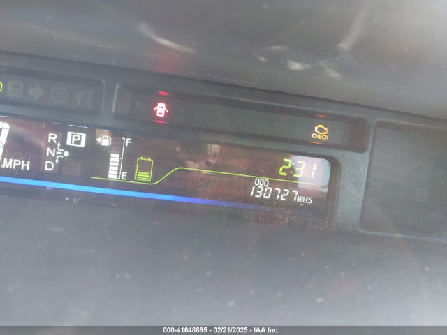 Toyota Prius V Two 2017 JTDZN3EU4HJ066269 Image 7