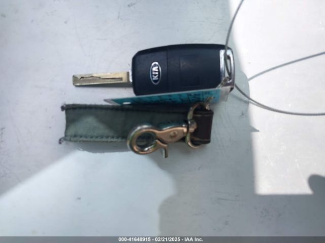5XYPG4A33KG439104 KIA Sorento 2.4l Lx