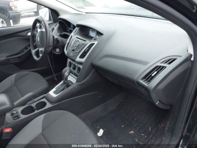 1FADP3F28EL344033 Ford FOCUS SE