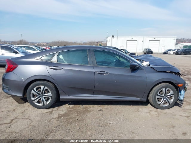 Honda Civic Lx 2018 2HGFC2F5XJH602645 Image 12