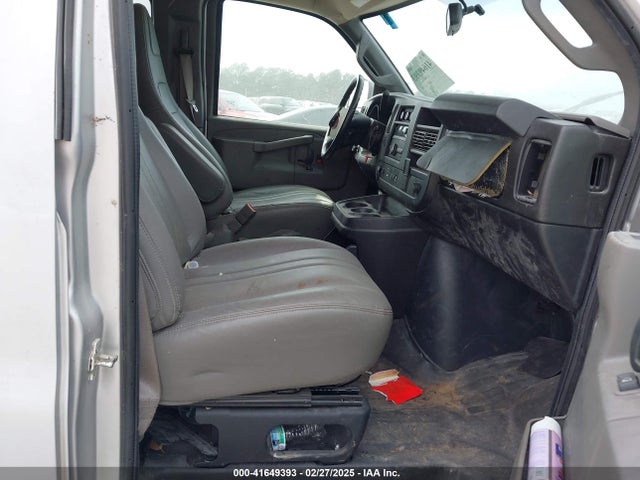 1GAWGEFP0L1263765 Chevrolet Express Passenger Rwd 2500 Regular Wheelbase Ls