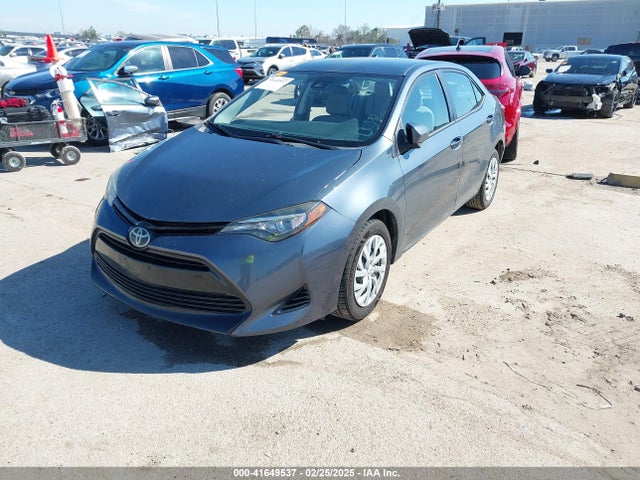 Toyota COROLLA LE 2017 5YFBURHE3HP607903 Image 2