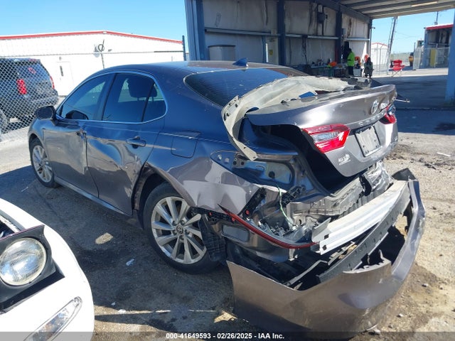 4T1C11AK6MU600323 Toyota CAMRY LE