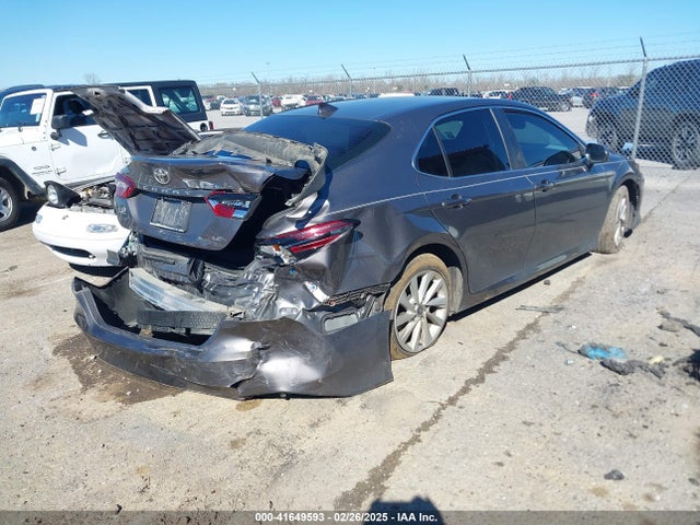 4T1C11AK6MU600323 Toyota CAMRY LE