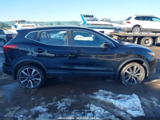 JN1BJ1CR0JW204109 Nissan Rogue Sport Sl