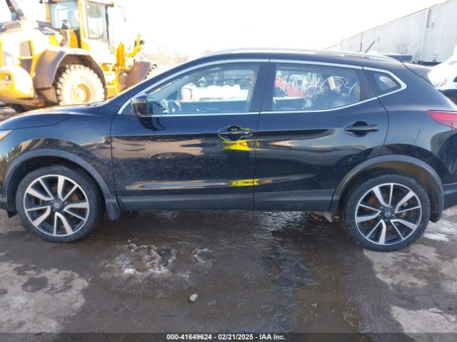 JN1BJ1CR0JW204109 Nissan Rogue Sport Sl