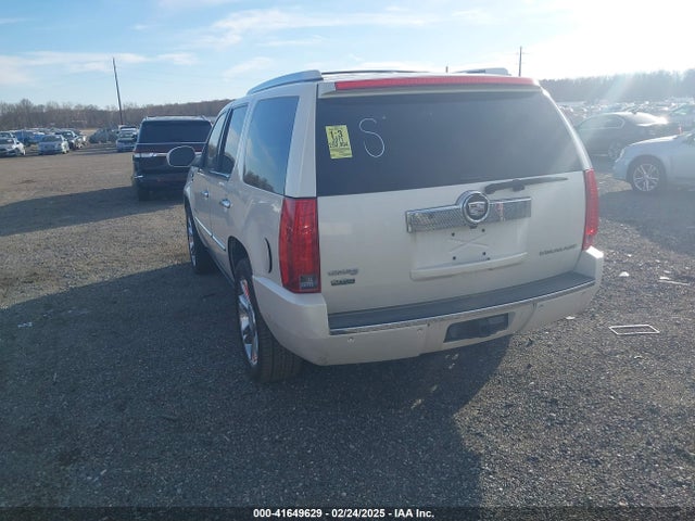 2011 CADILLAC ESCALADE 1GYS3CEF0BR257196 Photo 2