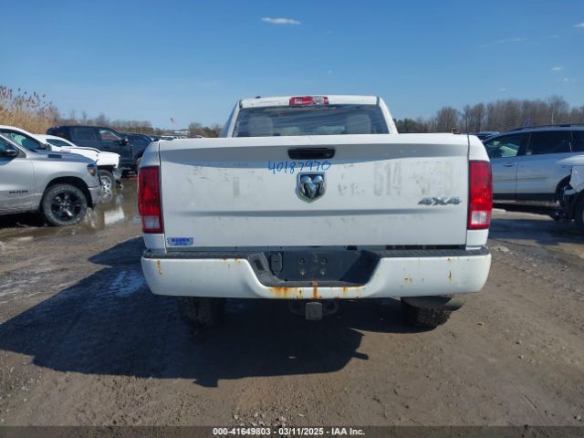 1C6RR7FT4JS284558 RAM 1500 Express Quad Cab 4x4 6'4 Box