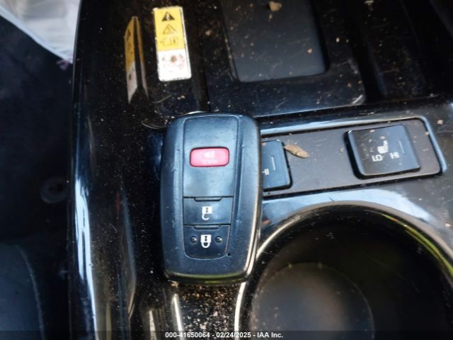 JTDL9RFU5L3013217 Toyota Prius Xle Awd-e