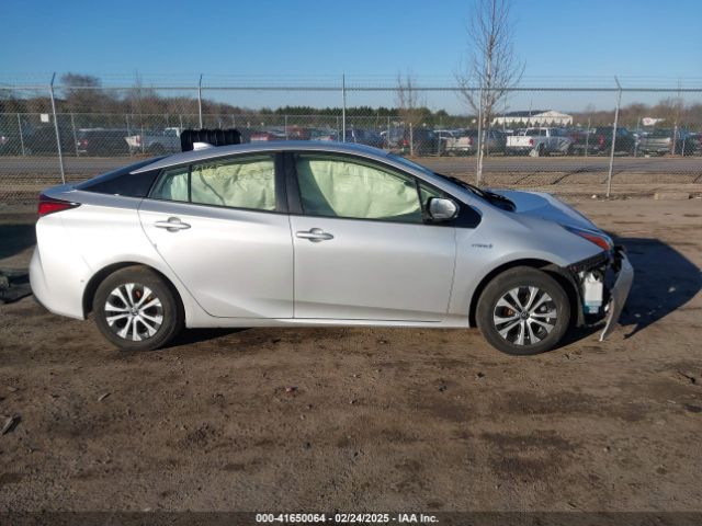 JTDL9RFU5L3013217 Toyota Prius Xle Awd-e