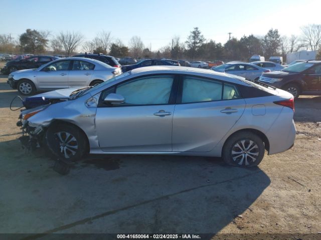 JTDL9RFU5L3013217 Toyota Prius Xle Awd-e