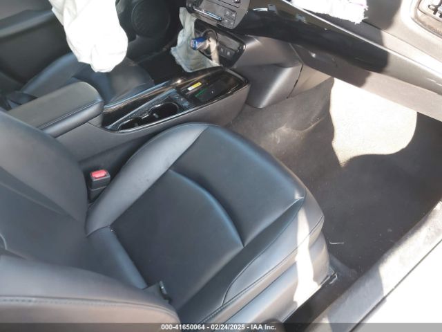 JTDL9RFU5L3013217 Toyota Prius Xle Awd-e