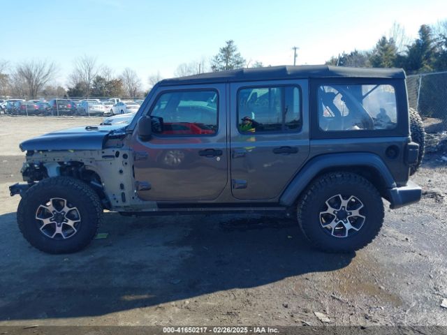 1C4HJXDG0JW166601 Jeep Wrangler Unlimited Sport 4x4