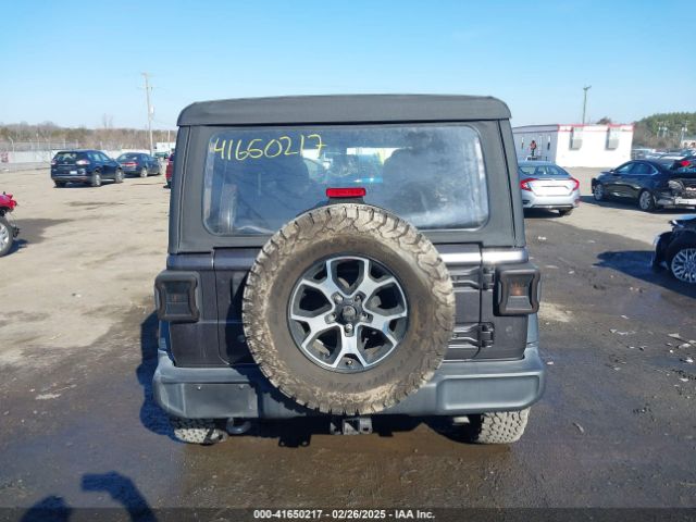 1C4HJXDG0JW166601 Jeep Wrangler Unlimited Sport 4x4