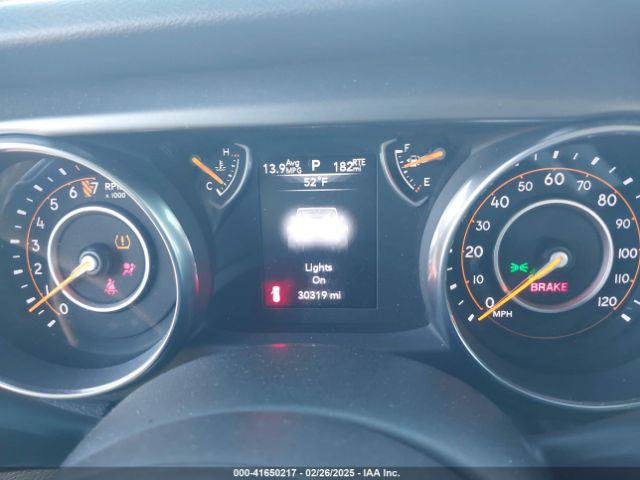 1C4HJXDG0JW166601 Jeep Wrangler Unlimited Sport 4x4