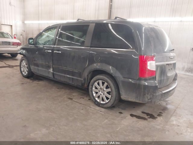 2011 CHRYSLER TOWN & COUNTRY 2A4RR8DG5BR799358 Photo 2