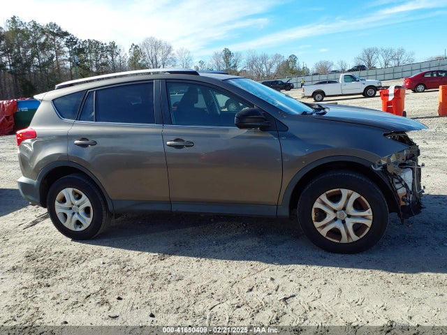 Toyota RAV4 LE 2015 JTMZFREV2FD044842 Image 13