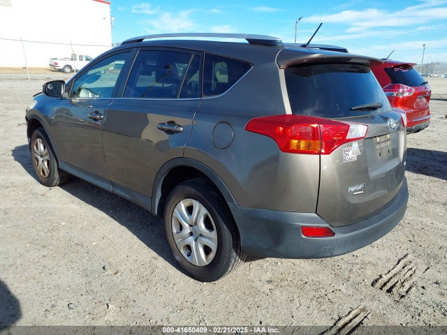 Toyota RAV4 LE 2015 JTMZFREV2FD044842 Image 3