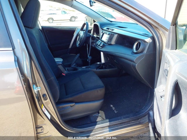 Toyota RAV4 LE 2015 JTMZFREV2FD044842 Image 5