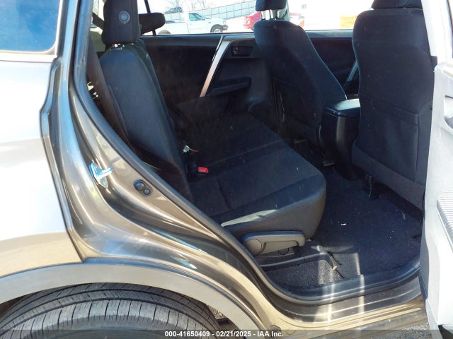 Toyota RAV4 LE 2015 JTMZFREV2FD044842 Image 8