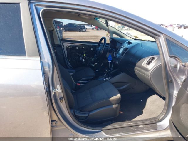 3KPFL4A73HE114517 KIA FORTE S