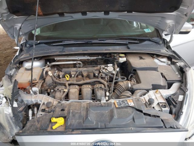 1FADP3K28JL222174 Ford FOCUS SE