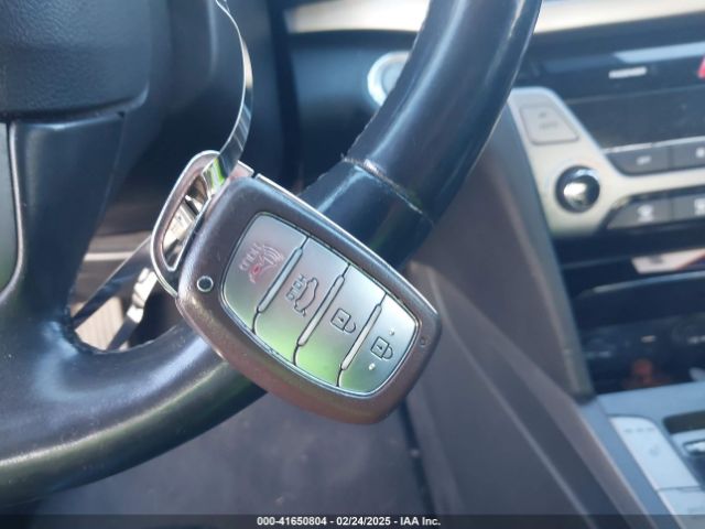 KMHD84LF3HU074787 Hyundai Elantra Limited