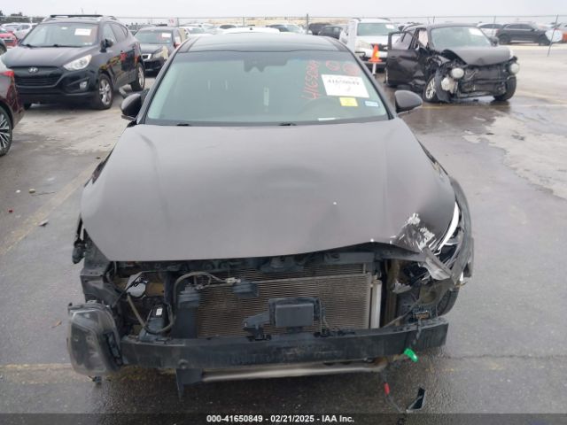 KNALC4J11H5093061 KIA Cadenza Limited