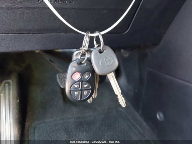 5TDXZ3DC9JS958563 Toyota Sienna Se 8 Passenger